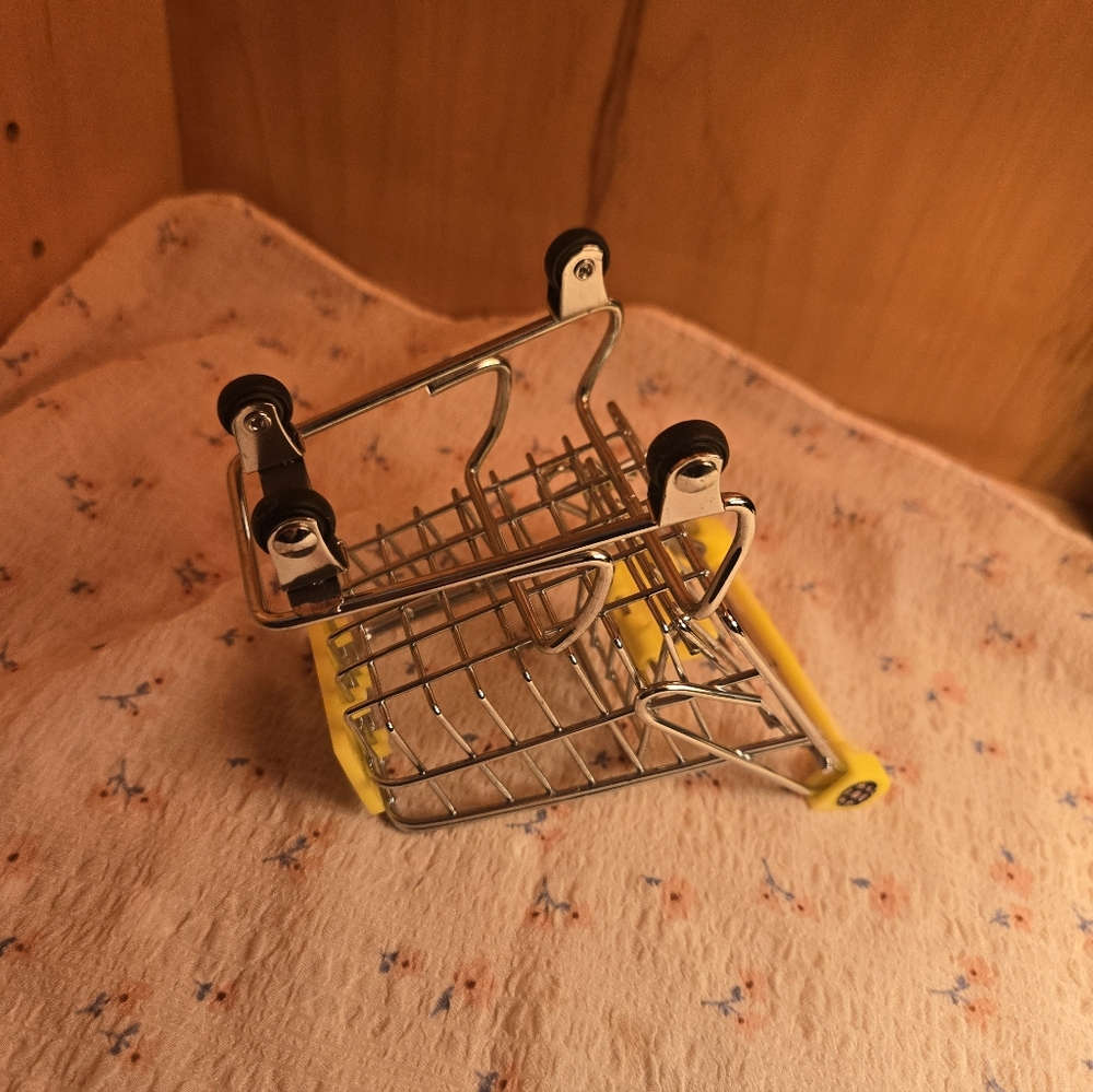 Vintage-Style Mini Barbie Shopping Cart - Picture 3 of 5